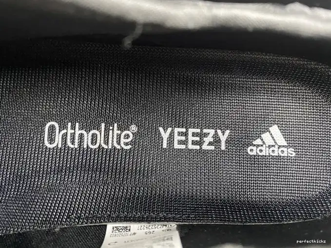 400 ADIDAS YEEZY H68032 0629